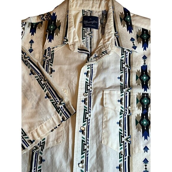 Vintage Wrangler XL Short Sleeve XL Pearl Tone Snaps Pockets with Flaps Aztec - Picture 2 of 8